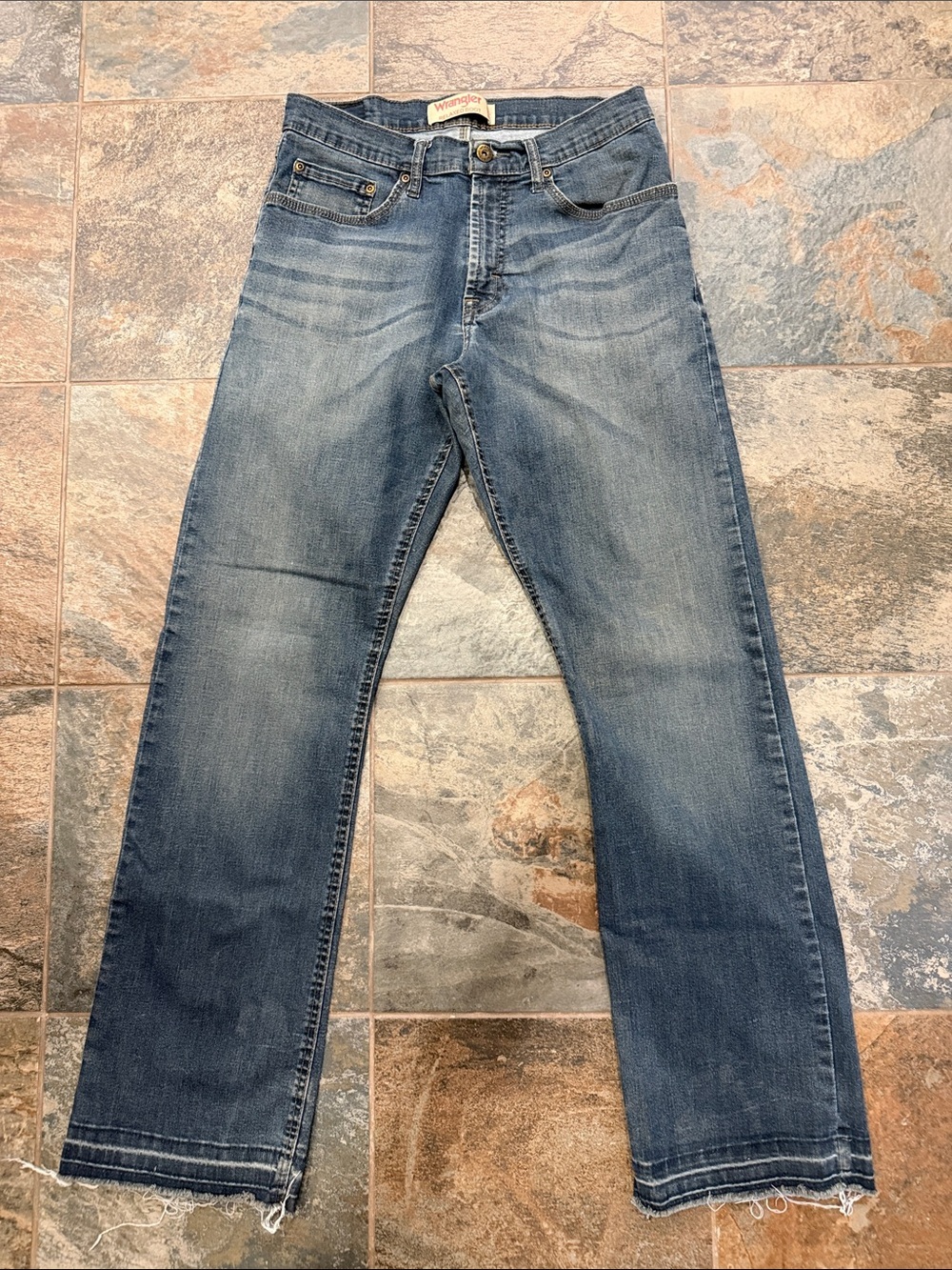 Wrangler Men's Flex Faded Blue Straight Jeans